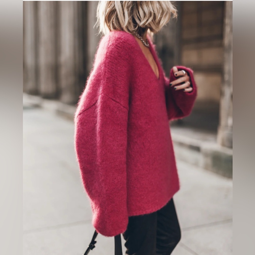 MIKUTA Oversized Mohair Fuchsia V-Neck Sweater - Picture 2 of 15